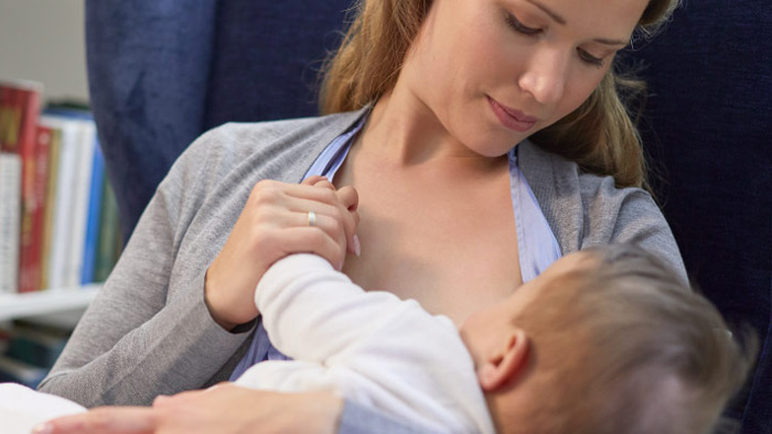 Answers to your 10 breastfeeding questions